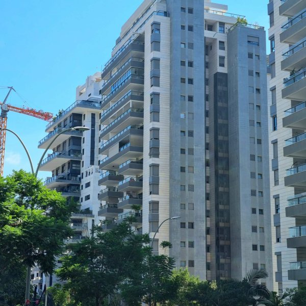 עזר ויצמן 10 1