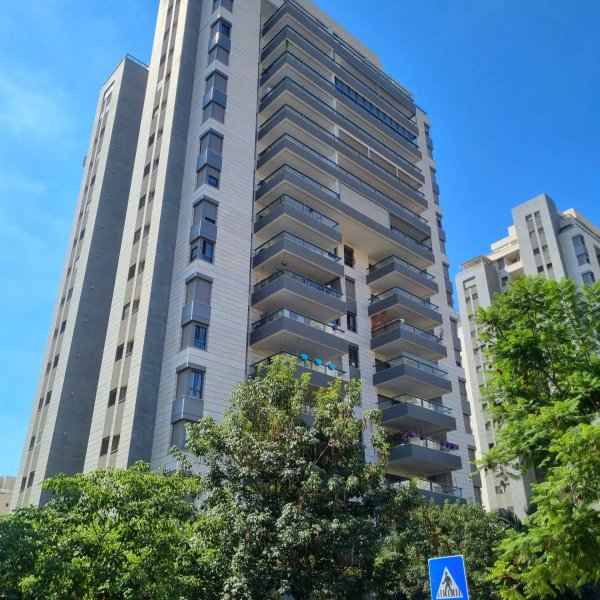 עזר ויצמן 10 2