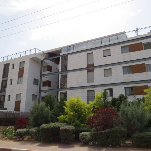 רעננה - הקישון 2 - בניין מאוכלס